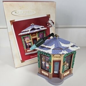 Hallmark Village Toy Shop Ornament Magic Motion Lights 2002